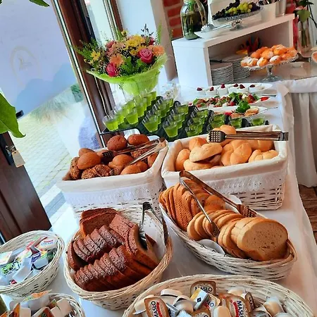 Pionow Wawa - Adults Only *