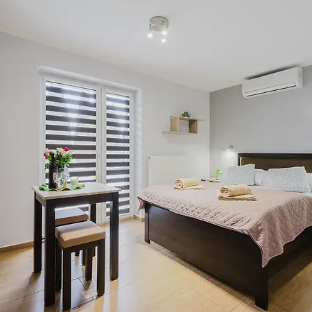 Pionow Wawa - Adults Only * 크리니차 모르스카