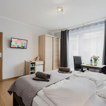 Pionow Wawa - Adults Only *