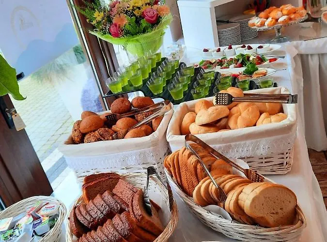 Pionow Wawa - Adults Only *