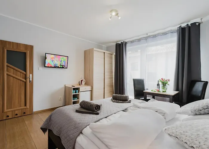 Pionow Wawa - Adults Only *